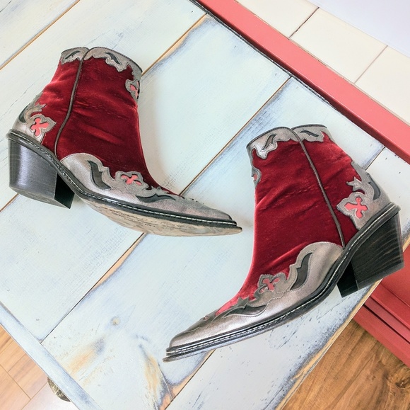 donald pliner western booties